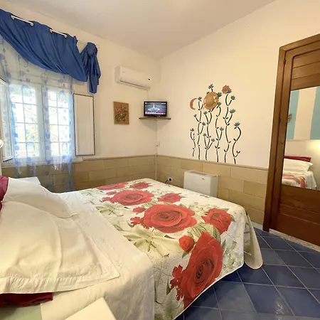 Santa Venardia Bed & Breakfast 4*