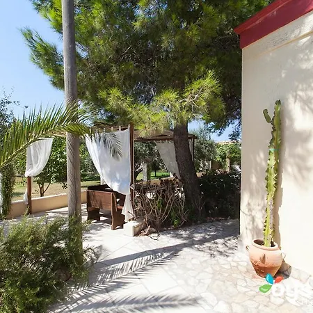 Couette-café Santa Venardia 3*