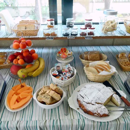 Santa Venardia Couette-café 3*